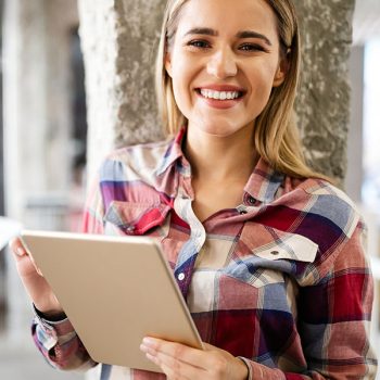 business-people-having-fun-and-chatting-at-workpla-3K98E2N.jpg business-people-having-fun-and-chatting-at-workpla-3K98E2N.jpg